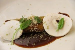  Canelones de conejo de monte, piña verde rallada con cahmpiñones y milenrama de Miguel Ángel de la Cruz. Blog Esteban Capdevila