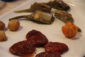 alcachofas, tomates desecados y cebollas encurtidas ST. Blog Esteban Capdevila