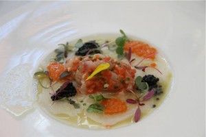  Carpaccio de Vieiras con Tartar de Frutos de Mar, Huevas de Mujol y Caviar de Zanahoria. Rte. Lágrimas negras. Blog Esteban Capdevila