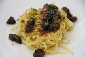  Linguini con Salsa de Colmenillas y Dados de Foie Gras Asado. Rte. Lágrimas negras. Blog Esteban Capdevila