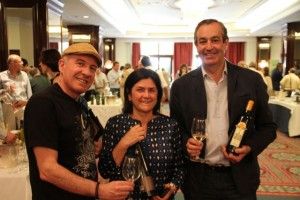 JAVIER GILA, ANA MATÍN Y PEPE HIDALGO. BLOG ESTEBAN CAPDEVILA