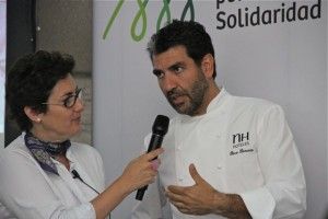 PACO RONCERO Y MONSERRAT DOMÍNGUEZ EN LA PRESENTACIÓN LIBRO RECETAS APARA UN MUNDO MEJOR. BLOG ESTEBAN CAPDEVILA