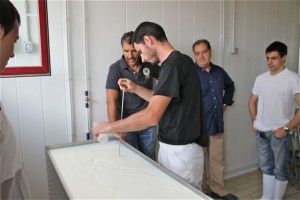 RUBÉN VALBUENA VIERTE EL CUAJO EN GRANJA CANTAGRULLAS. BLOG ESTEBAN CAPDEVILA