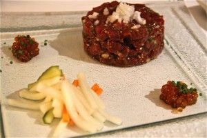 Tartare de Atún Rojo de Almadraba con Encurtidos . BLOG ESTEBAN CAPDEVILA