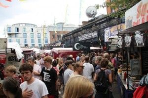 MERCADILLOS DE COMIDA EN CAMDEN LONDRES. BLOG ESTEBAN CAPDEVILA