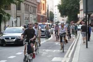 CICLISTAS EN LONDRES. BLOG ESTEBAN CAPDEVILA