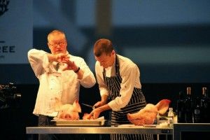 FERGUS HENDERSON Y SU JEFE DE COCINA EN GASTRONOMIKA 2013. BLOG ESTEBAN CAPDEVILA