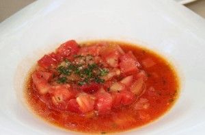 TARTAR DE TOMATE DE HUESCA BASIA. REST. LA BOMBA BISTROT. BLOG ESTEBAN CAPDEVILA