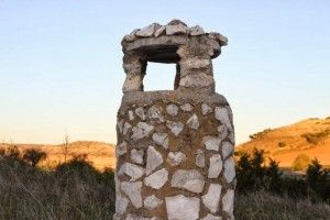 SINGULARES CHIMENEAS DE LAS BODEGAS DE BALTANÁS. BLOG ESTEBAN CAPDEVILA