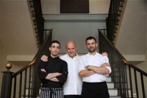 Esteban Capdevila y los chefs del restaurante Hispania de Londres. Blog Esteban Capdevila