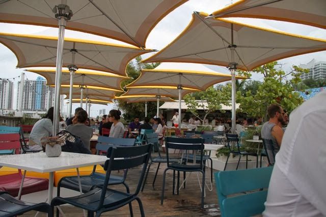 Terraza del Restaurante Lido de Miami. Blog Esteban Capdevila