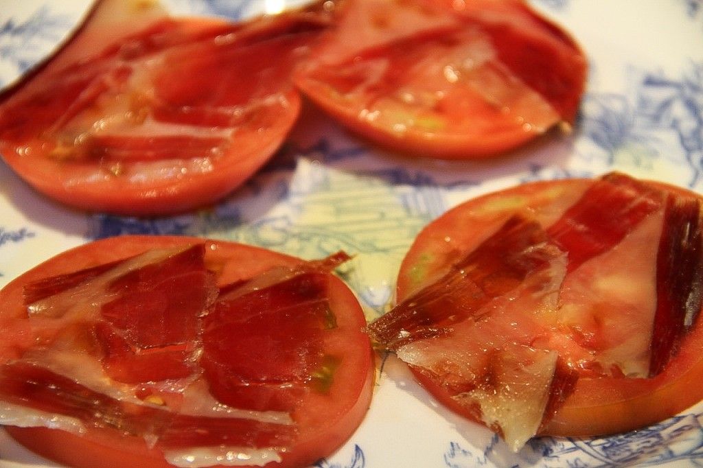 tomate con jamón en CASA MANDO