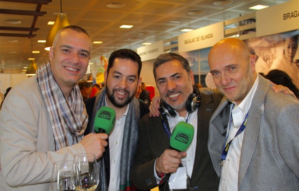 POZUELO, JULIÁN MÁRMOL, ALBERTO GRANADOS Y ESTEBAN CAPDEVILA ,STAND MADRE HIZO PAN - 1